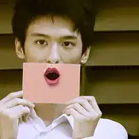 流连忘返小学生头像做人低调别弯腰