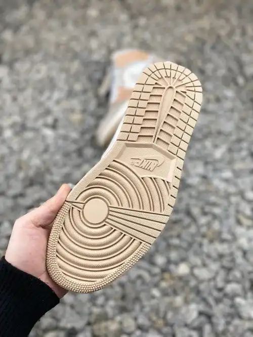  耐克nike男鞋全新潮流airjordan1mid休闲板鞋情侣运动鞋cv3044100