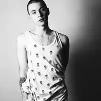  霸气的肌肉个性男生头像我欣赏你的每一个细小表情男生头像