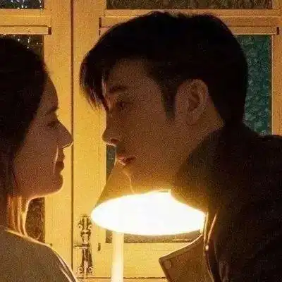  为什么男生喜欢抱女朋友的腰