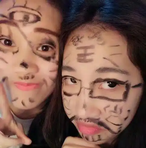  搞笑段子我正在上厕所遇到这种情况,该怎么办才好在线等