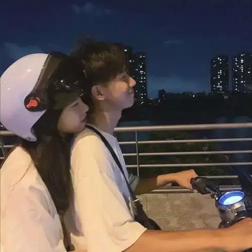  ins情侣头像想像个小朋友在你身边伴你左右