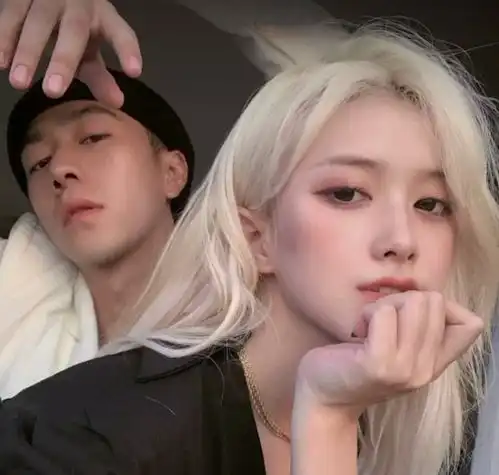  ins韩系情侣头像