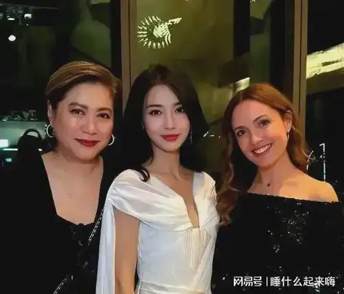  独家angelababy发博庆祝35岁生日,父母和儿子小海绵同框