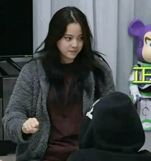  欧阳娜娜不仅叫陈伟霆爸爸,还叫过小鬼爸爸,被骂应该吗