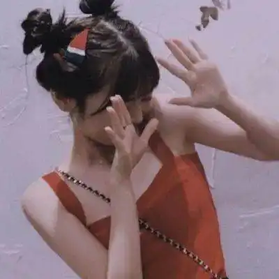 闺蜜头像给对的人送花,陪对的人长大