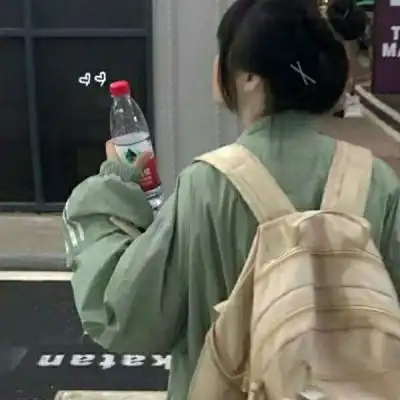冬天就是想靠近温暖的人和事.女女生头像我要个性网