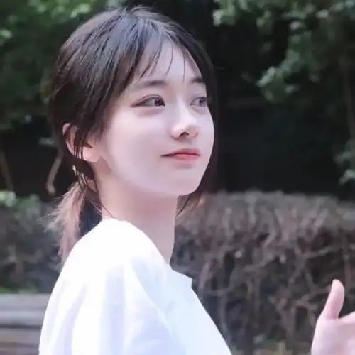女生头像总之岁月漫长然而值得等待