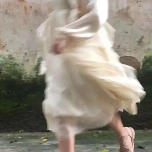  壁纸自由比风快一秒