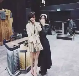  lol黑丝女解说人气只高不下,小苍退役后迎来了春天