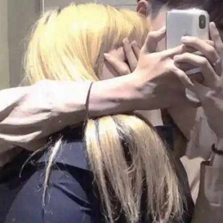  扣扣情侣头像你来我心里吧