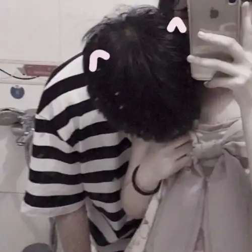  哄喜欢的女生开心的文案