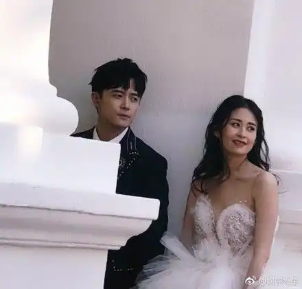  颖儿和付辛博被网友偶遇,大家都说两人超幸福的,原来是在拍婚纱照啊