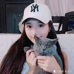 当男生给你发这两条消息给你时,明显是暗恋你,女神喜欢就在一起
