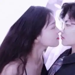  微信情侣头像一人一半恩爱超甜双人高清情图