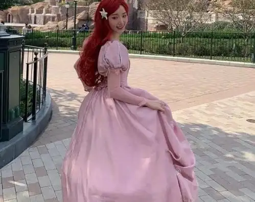  毛晓彤cos迪士尼公主,路人镜头生图曝光,颜值确定不是小姑娘