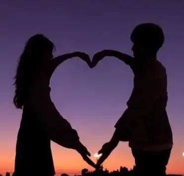  浙江女子出轨,被男友提前回家现场抓获,女友你几个意思