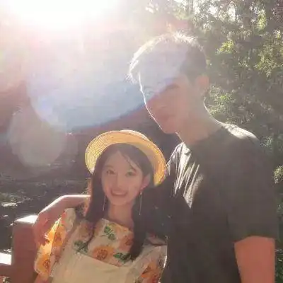  情侣头像想和有趣的人一起浪费人生