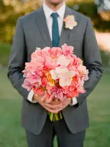  与一个女生头像相对的男生头像