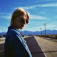  最新版本qq头像潮流短发女生韩版扎着大马尾的年代已经过去