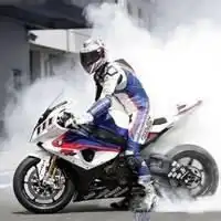  骑摩托车帅气背影头像微信头像图片大全