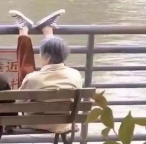 闺蜜情侣头像ineedyou