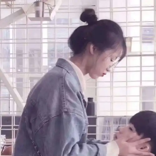  我们的爱自由却不散漫,情侣头像简单干净大方