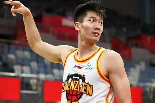  篮坛又现情侣组合女篮高颜值国手受追捧,绯闻男友为深圳高后卫