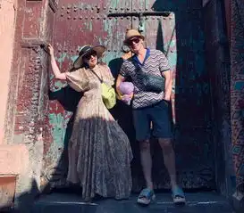  钟丽缇不遮掩幸福肥,一身黑情侣装好酷帅,张伦硕雅痞风格太迷人