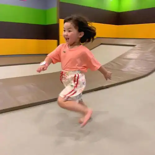  罗熙表情包祝我从早上起床快乐到晚上进被窝