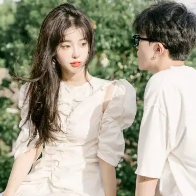  2023时尚简约情侣头像