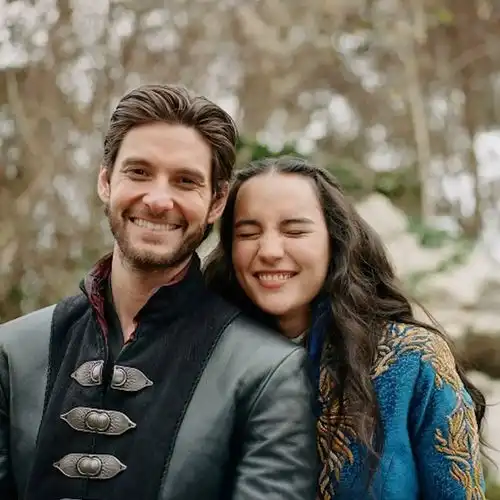  网飞4月魔幻巨制,号称0.5版权力的游戏,满屏幕的俊男美女