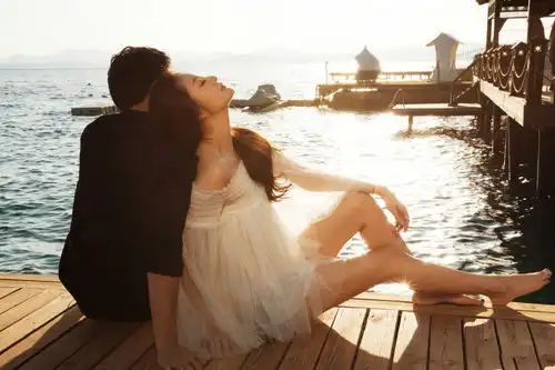  超甜安以轩情人节携老公拍大片牵手拥吻浪漫唯美