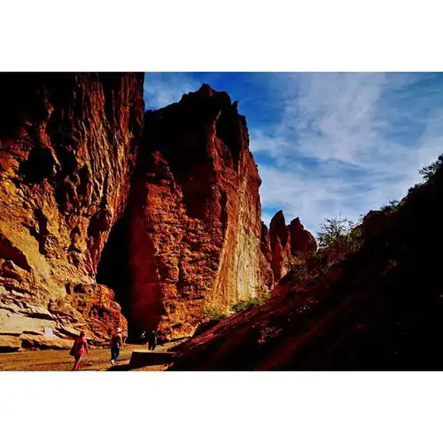  漫游新疆库车神秘大峡谷