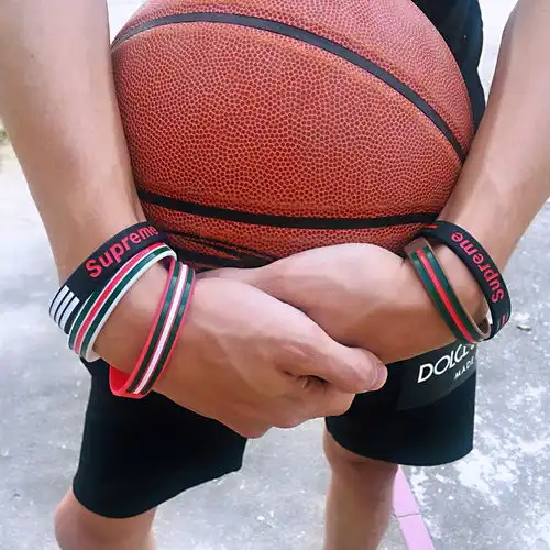  supreme运动手环男女硅胶手圈橡胶情侣手链女韩版nba篮球手环大码