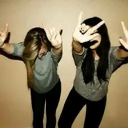  求一个这样的情侣图像