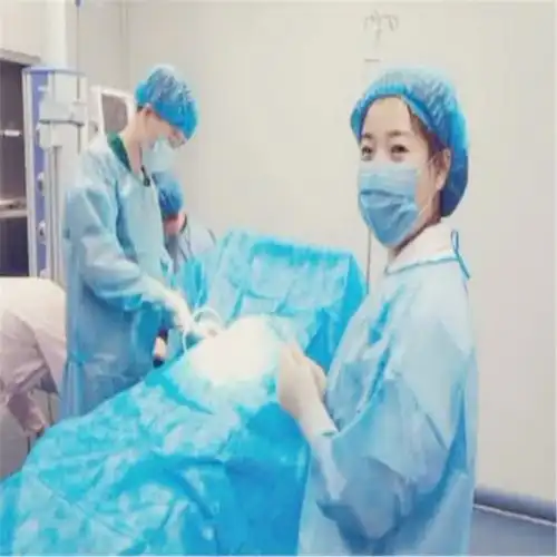 产房再现调皮宝宝,出生后的一个动作,让护士笑出了声