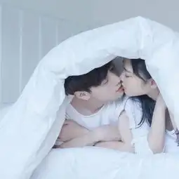  亲密情侣头像一对两张亲密爱人