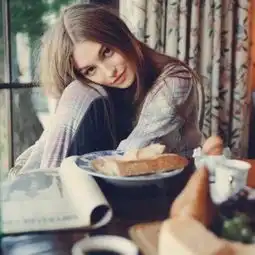  2018欧美女生头像阳光活力有魅力情不知所起一往情深