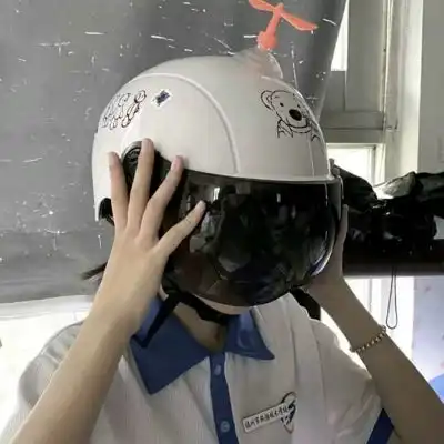  机车女孩头像拿了图别忘了点赞哦