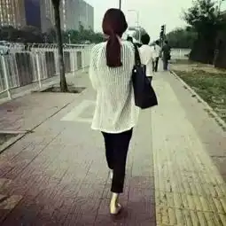  帮忙配下情侣头像,图在下面