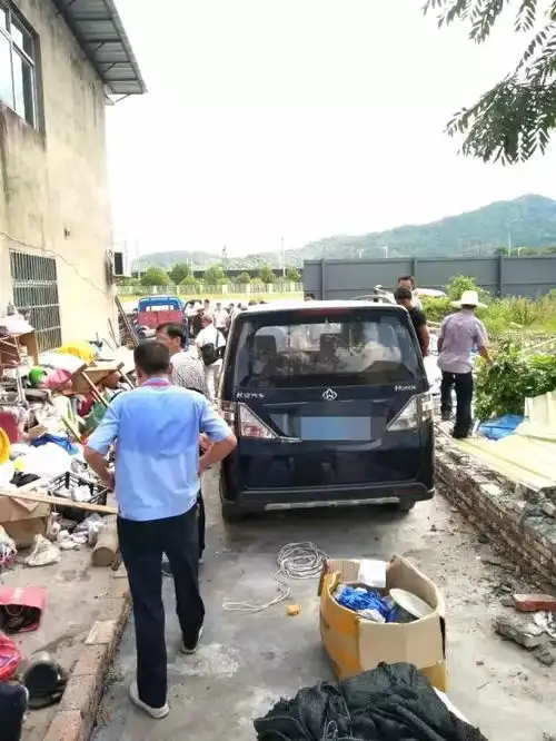 新余史上最牛钉子户,出动200号人员拆除违章建筑还有市民放鞭炮叫好一起来看看到底是谁......
