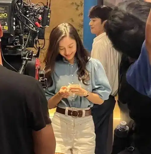  baby告白艾特小12岁赖冠霖爱情的样子,就是你的样子