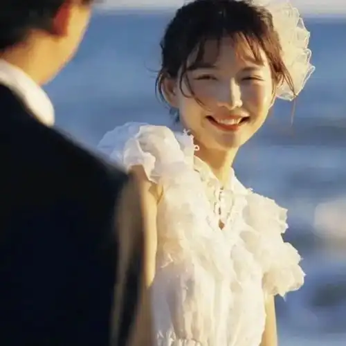  aurora人都有各自的月亮